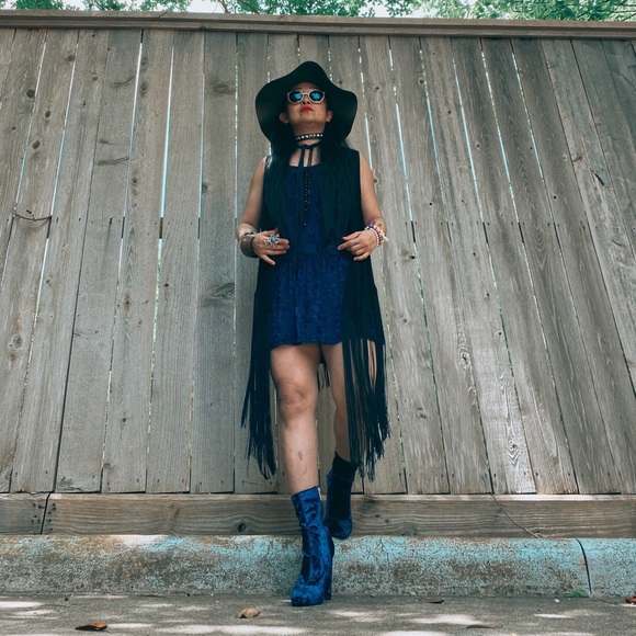 Black Fringe Vest - Picture 3 of 3